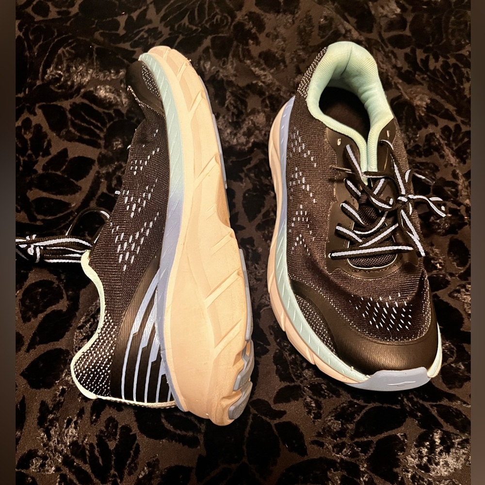 Avia sneakers